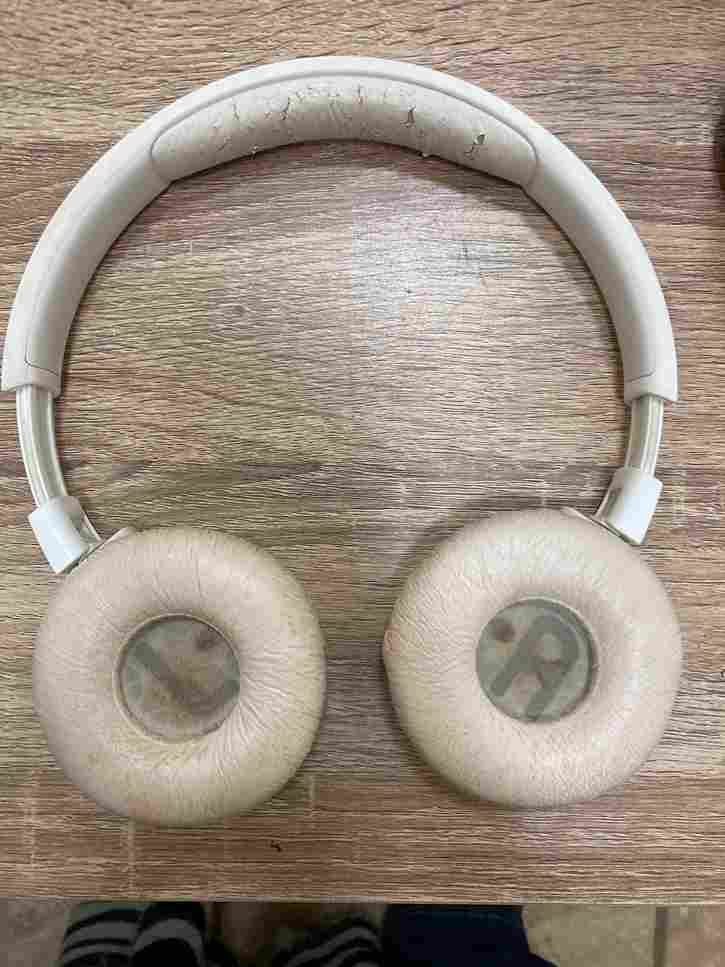 dirty white headphones